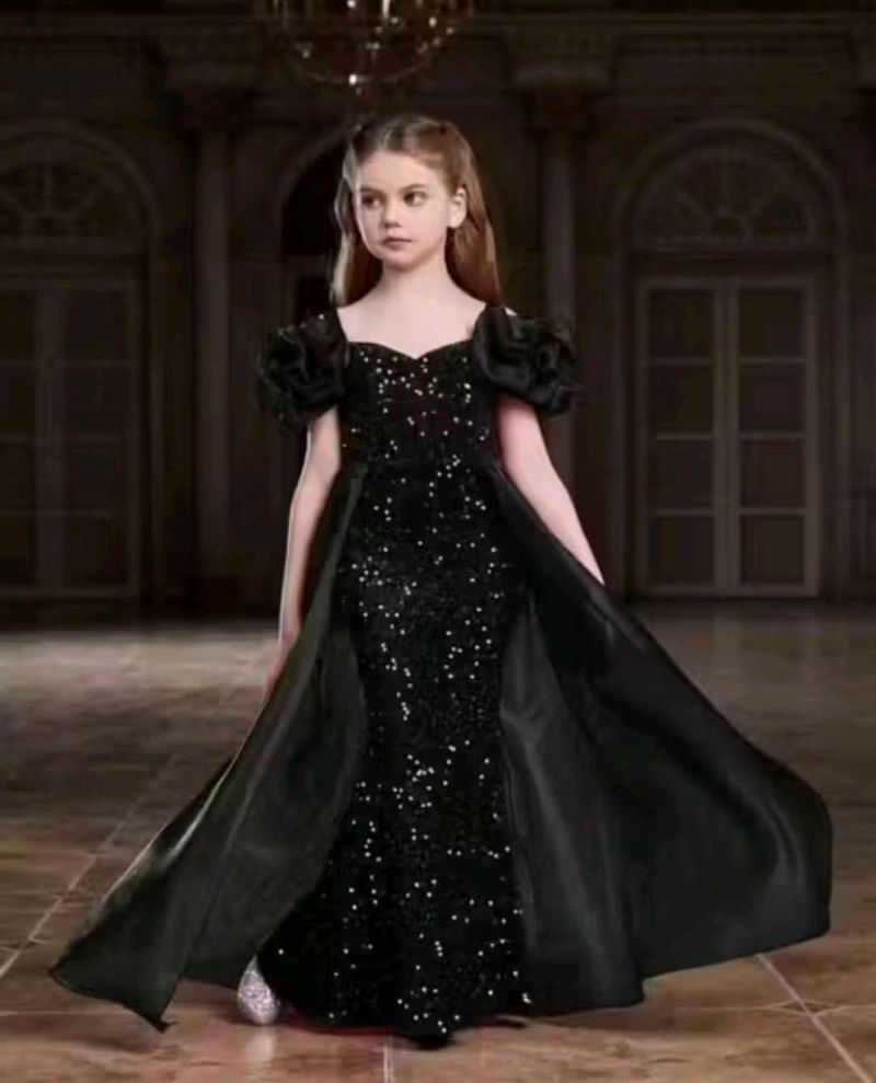 Elegant Black Dress