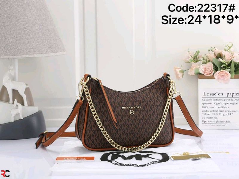 Micheal kors Jet set Charm Pochette Slingbags