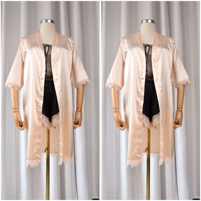 ‼️24Hrs EOS SALE‼️Vintage Peach Satin Robe