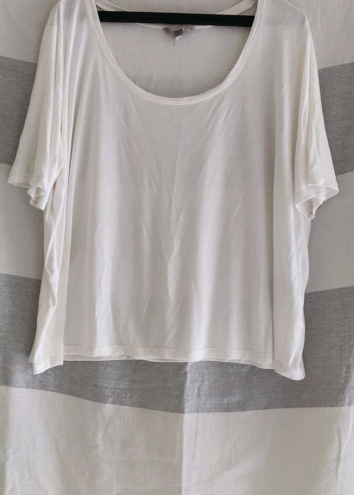 H&amp;M White Scoop Neck Tee