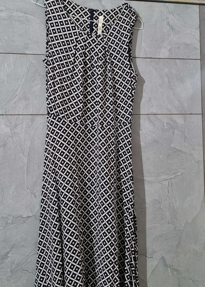 Stella Morgan Patterned Black &amp; White Dress