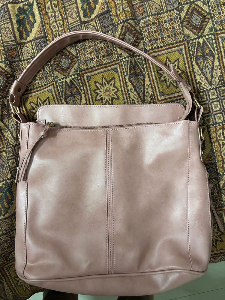 shoulder bag with detachable straps