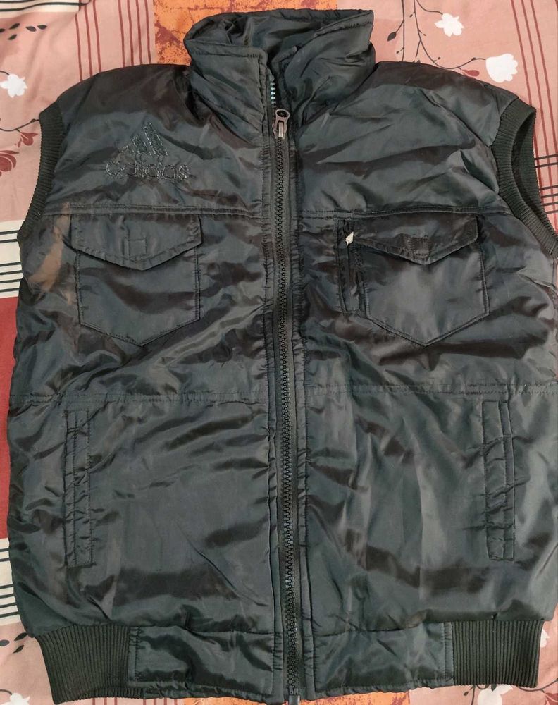 Sleevless Jacket
