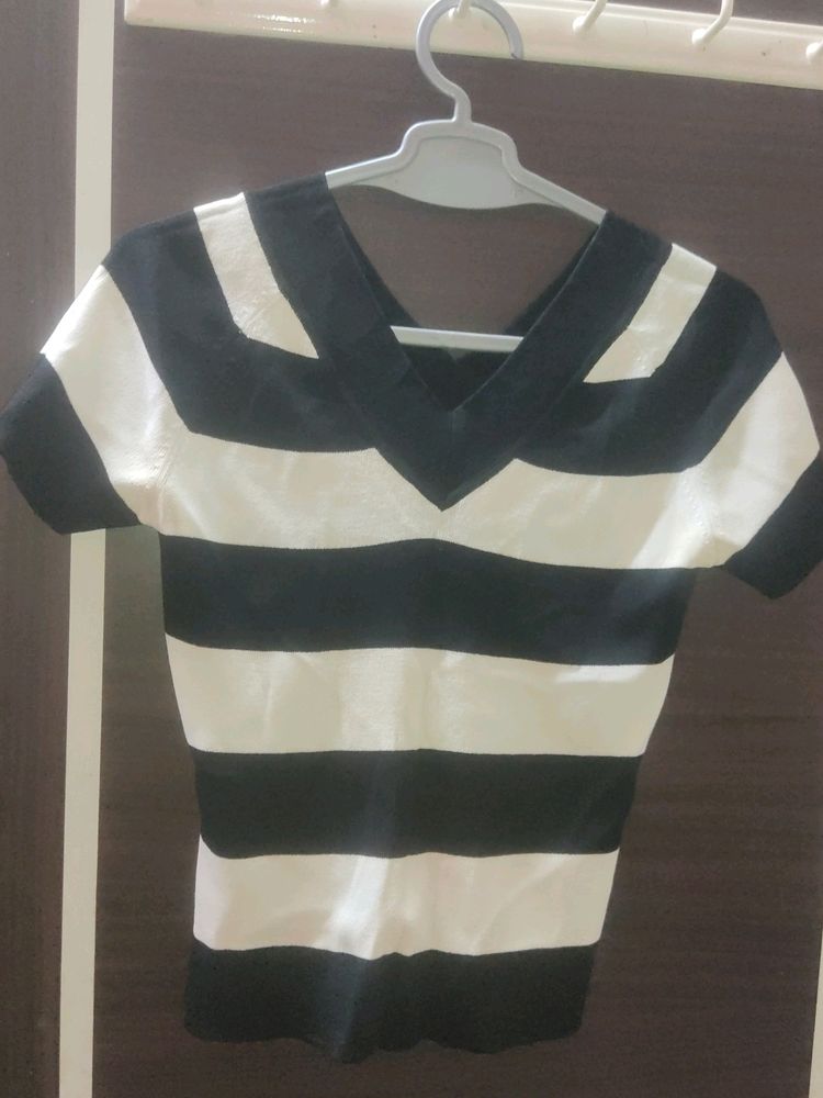 Broad Striped Black And White Top