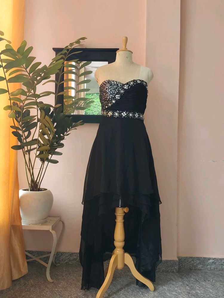 Elegant And Unique Party , Wedding Gown