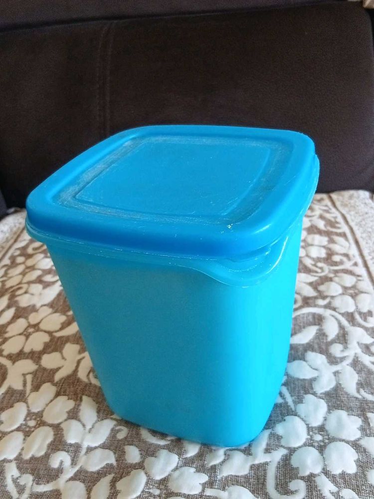 Storage box