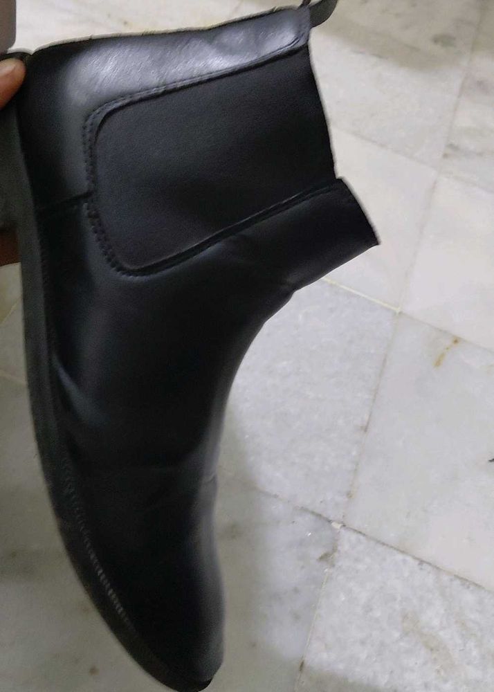 Black Leather Chelsea Boots
