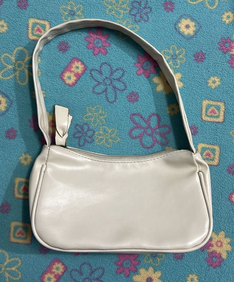 Elegant Off-White Shoulder Bag