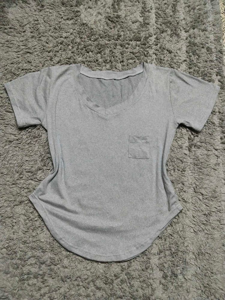 Savana V-Neck Tee shirt