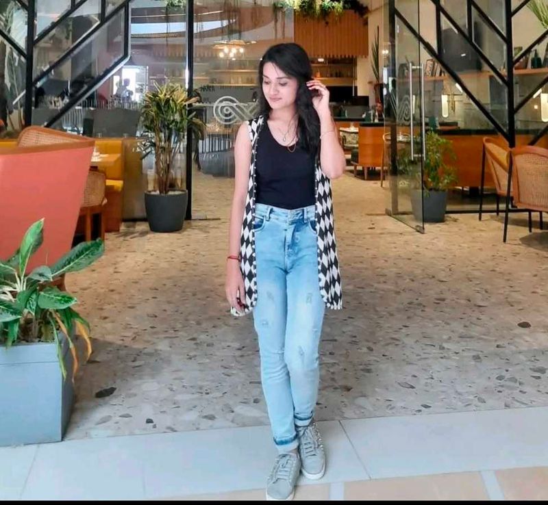 Houndstooth Sleeveless Cardigan