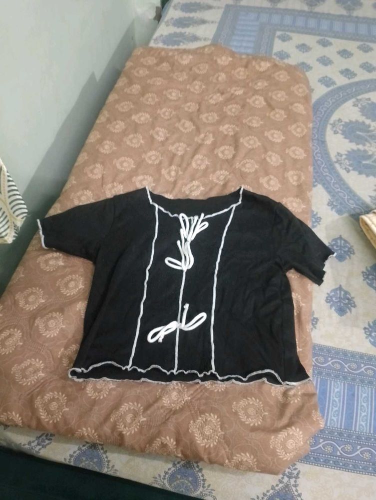 Cute Black &amp; White Top