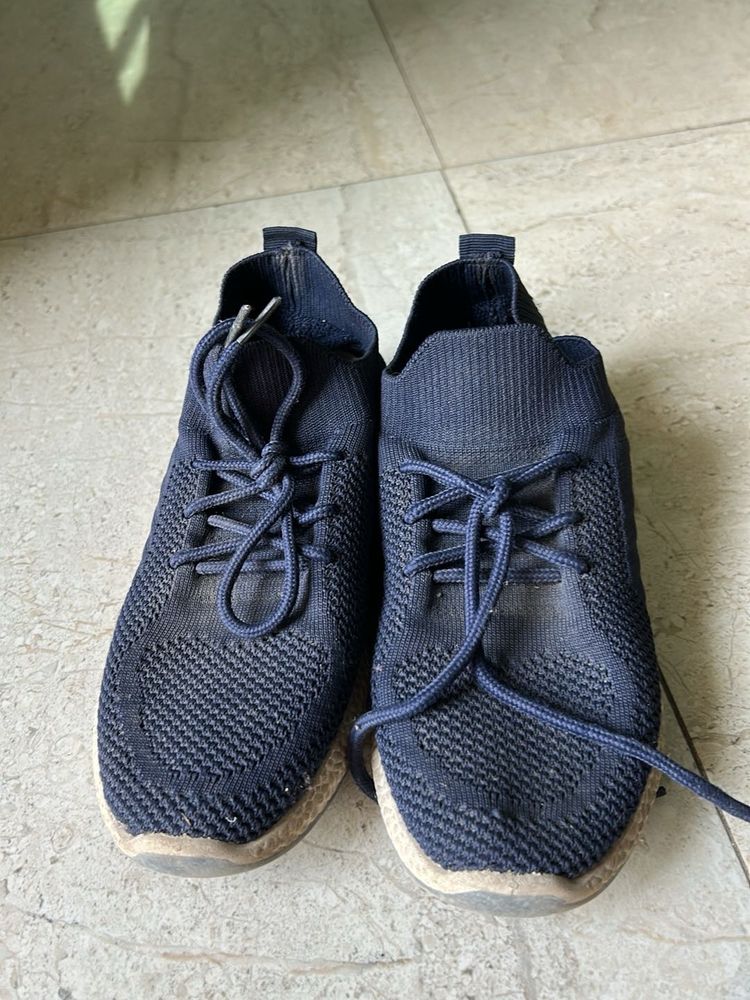 Comfortable Blue Knit Sneakers