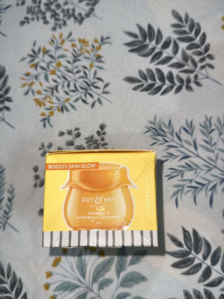 Dot &amp; Key Vitamin C + E Super Bright Moisturiser