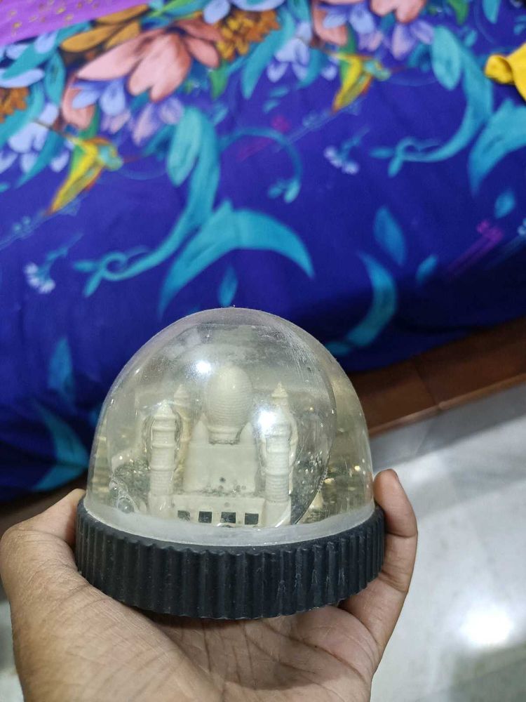 Taj Mahal Snow Globe