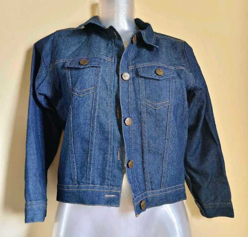 BOGO🎁Buy One Get 1 Free🎁Size Small Denim Jacket