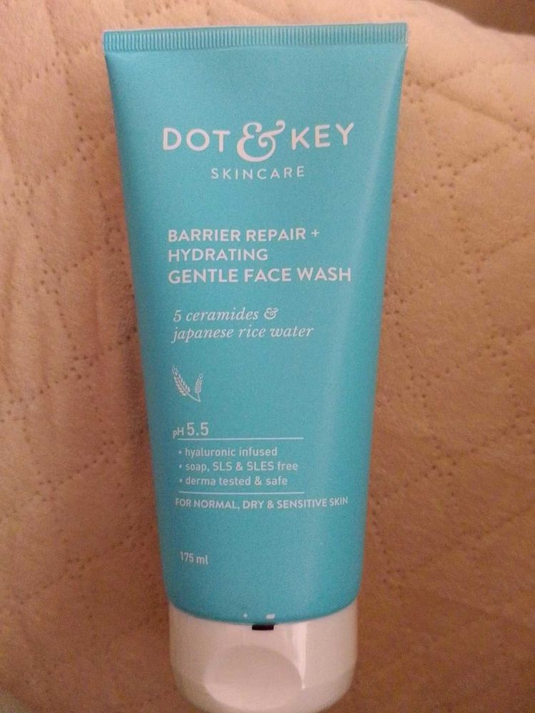 Dot &amp; Key Gentle Face Wash