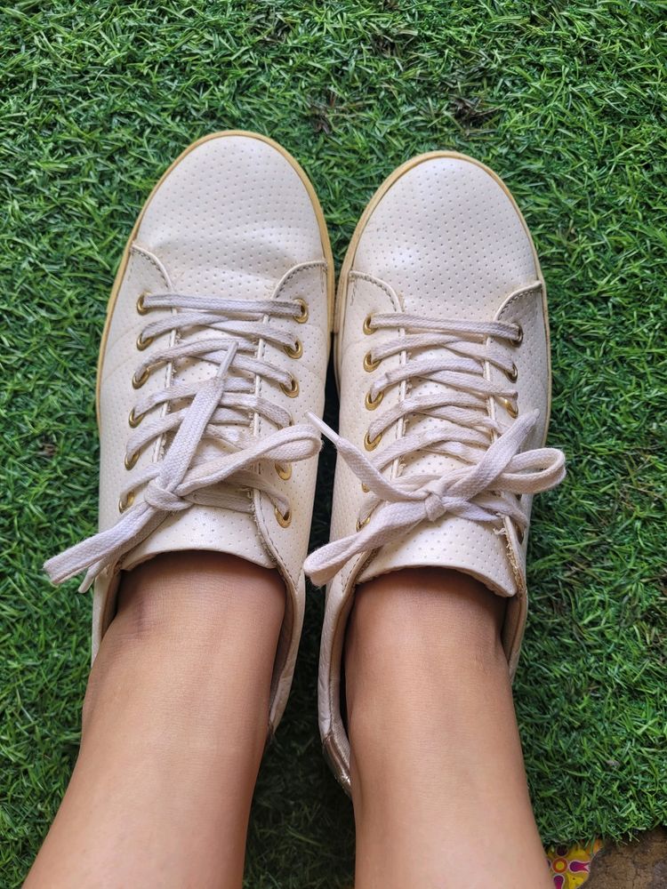 Dressberry Sneakers
