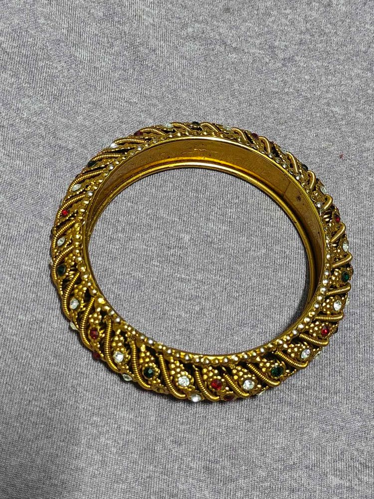 Vintage Gold Tone Bangle Bracelet