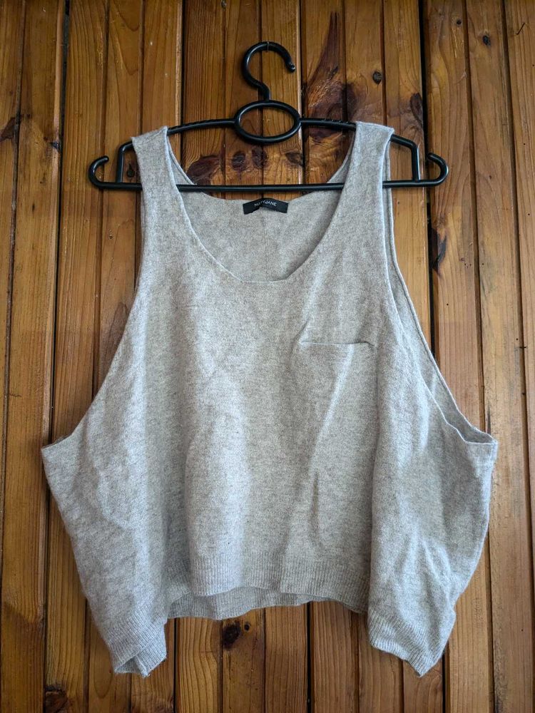 Sleeveless Pullover