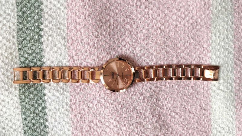 Elegant Rose Gold Women's Watch