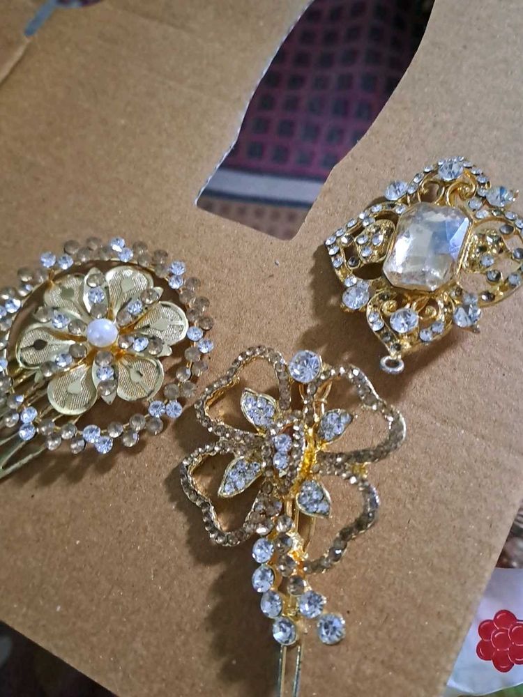 Pins Clouches