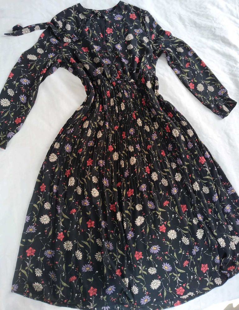 Floral Print Pleated Midi Dress