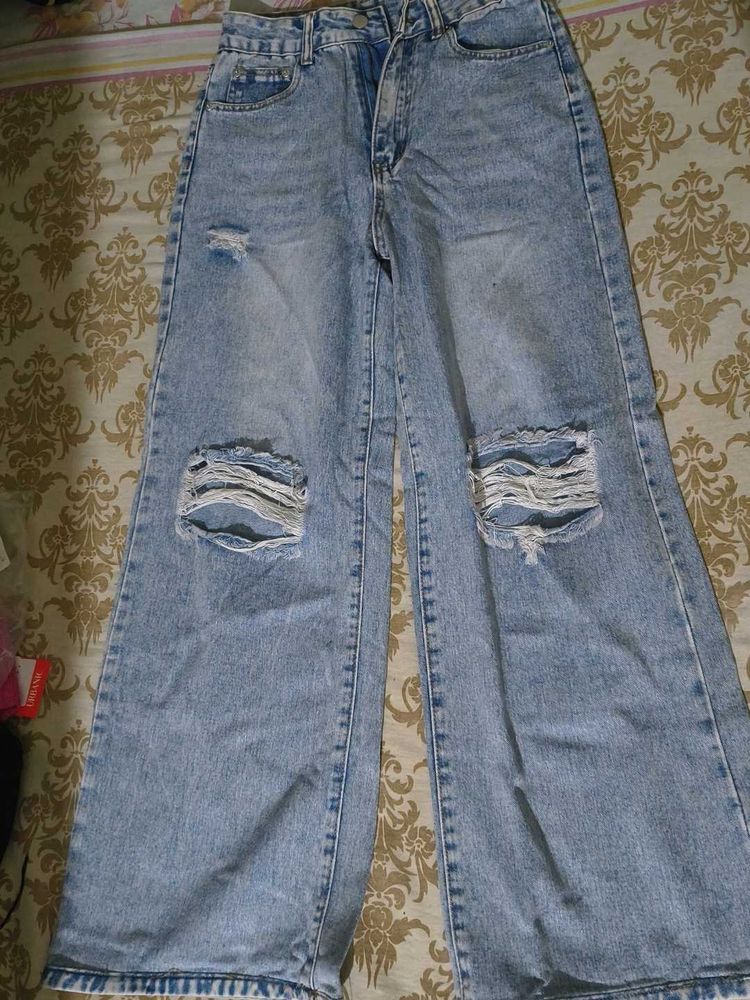 Distressed Wide Leg Jeans