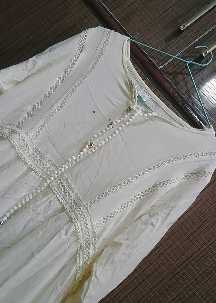 Cream Lace Trim Tunic Top