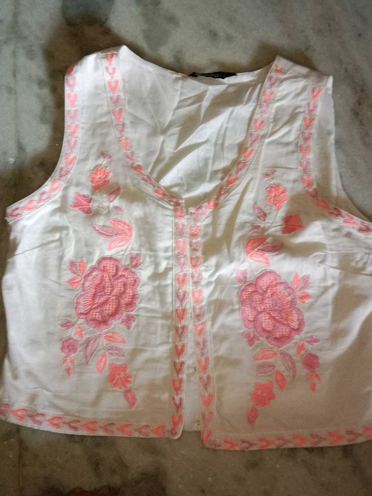 Floral Embroidered waistcoat