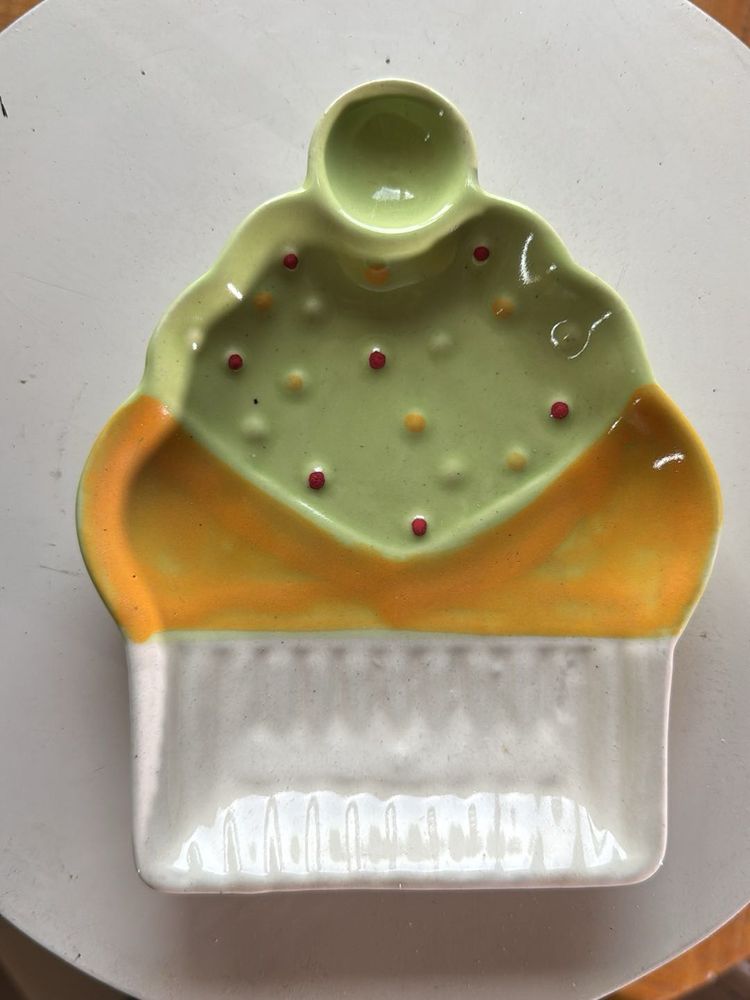 serving Snacks Plates