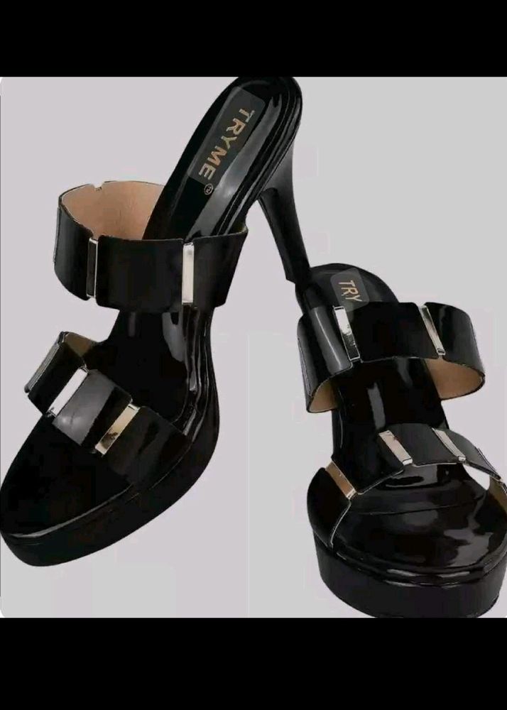 Kiravi Black Golden Heels