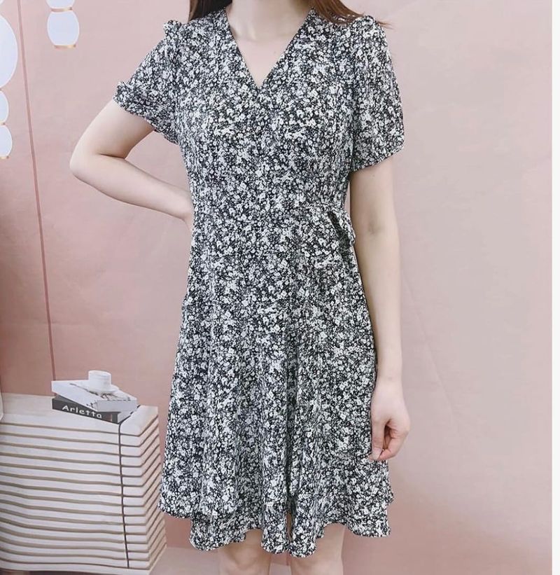 Black White V Neck Floral Printed