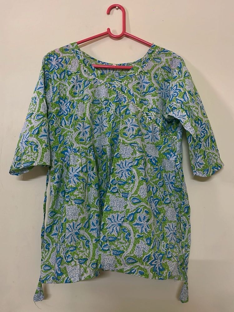 Vibrant Floral Print Short Kurti