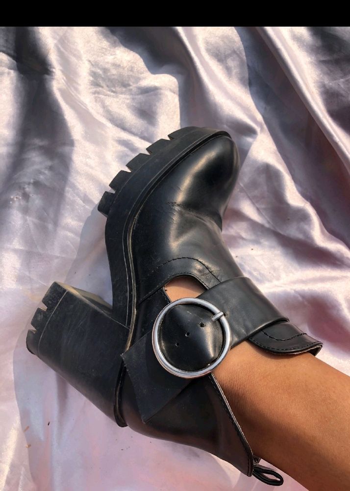 Sale.... Zara Plateform Heels