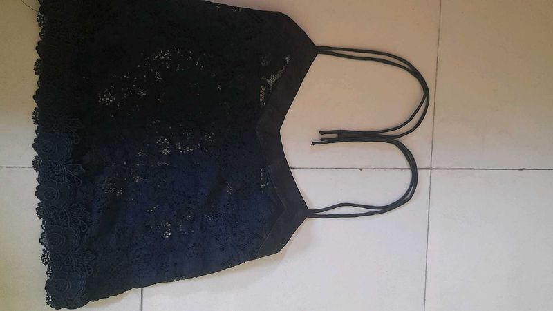 Net Pretty Black Top