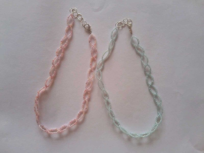 2 Beaded Loop Chocker Necklaces🩷🩵