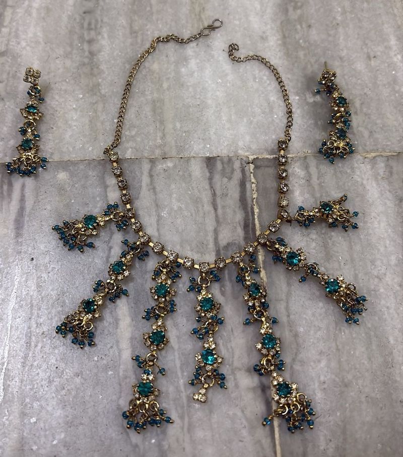 Pretty Neckpiece