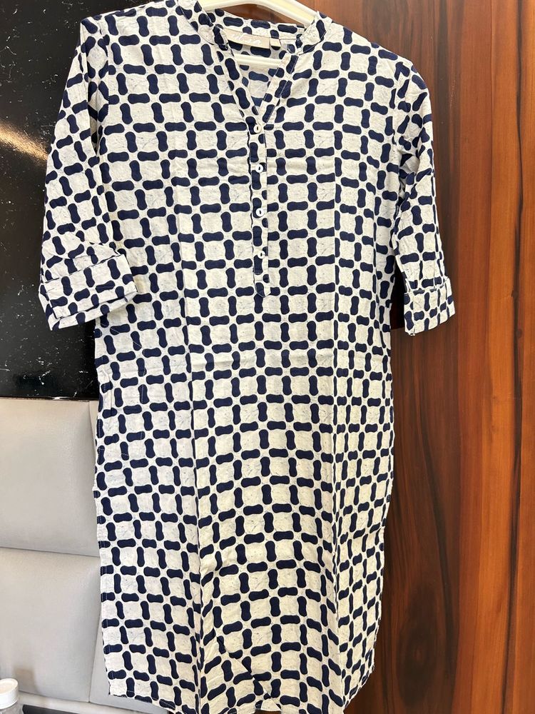 Printed Blue &amp; White Kurta
