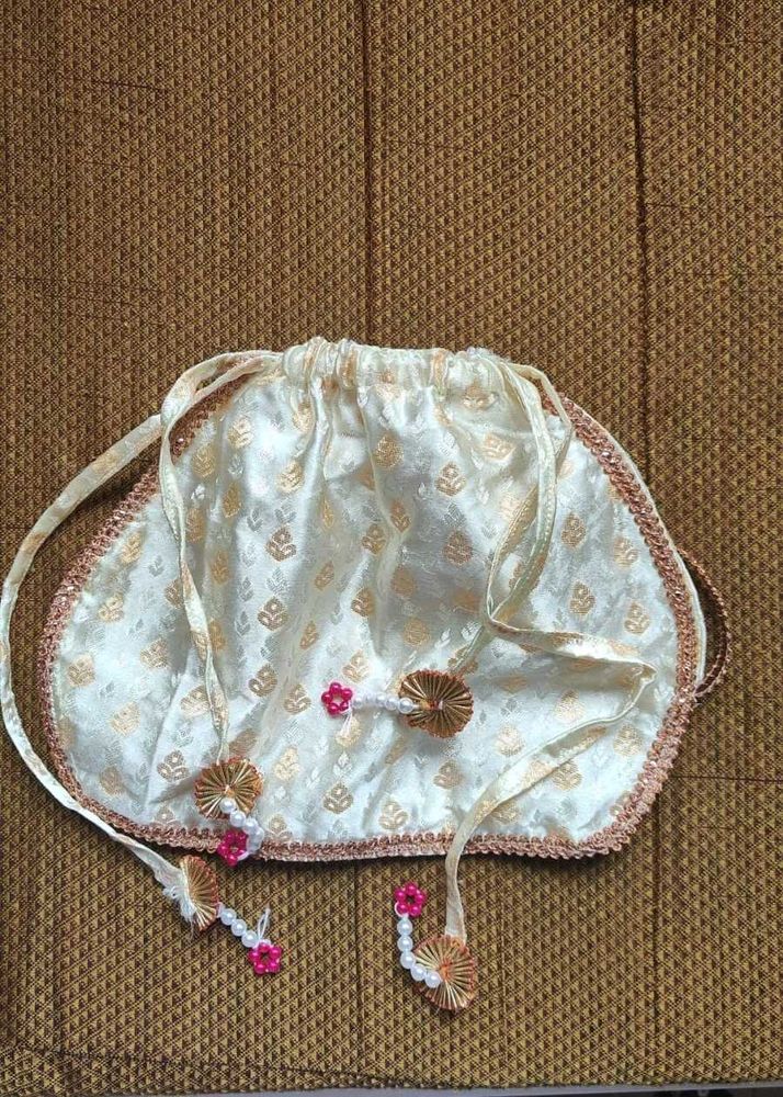 Hand Pouch