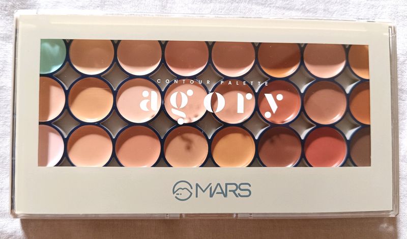 Agory 24 Shade cream palette with a super Pigment