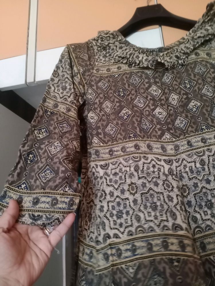 3xl Rayon Gown.