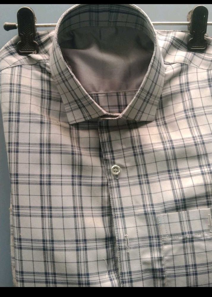 Stylish Men&#39;s Checked Casual Half Shirt