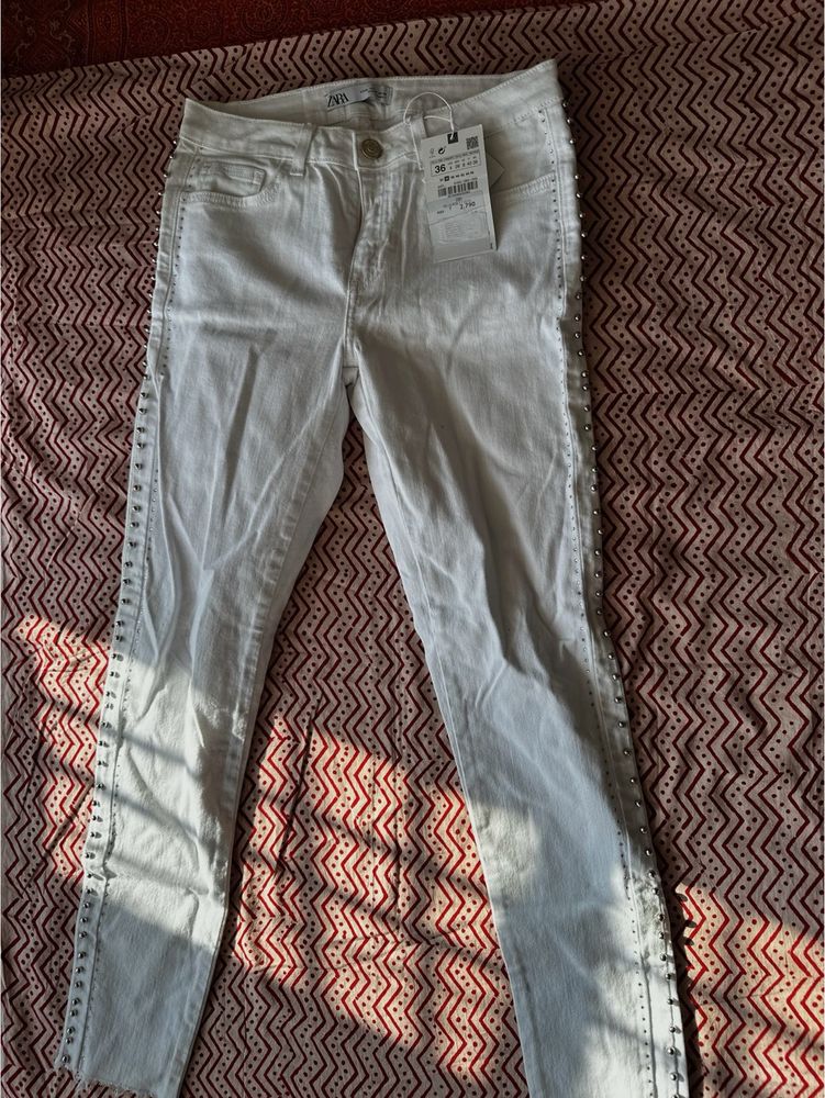 ZARA white Jeans