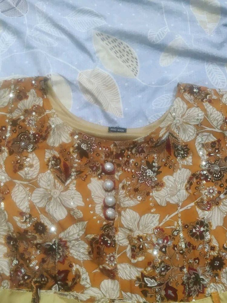 Elegant Embellished Floral Kurta