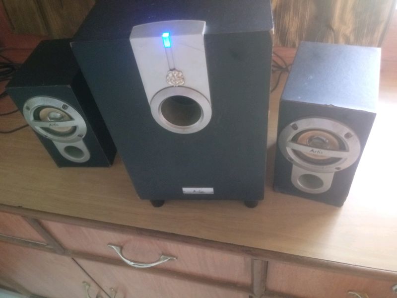 2.1 Wooden Speaker