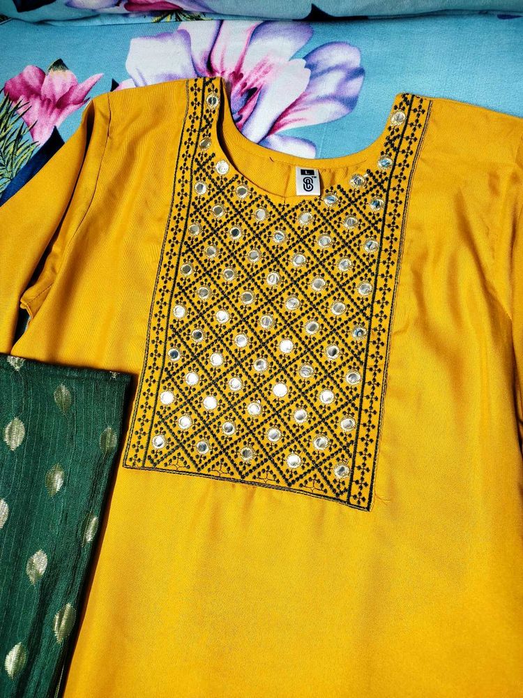 Beautiful Kurta Set On Sale!