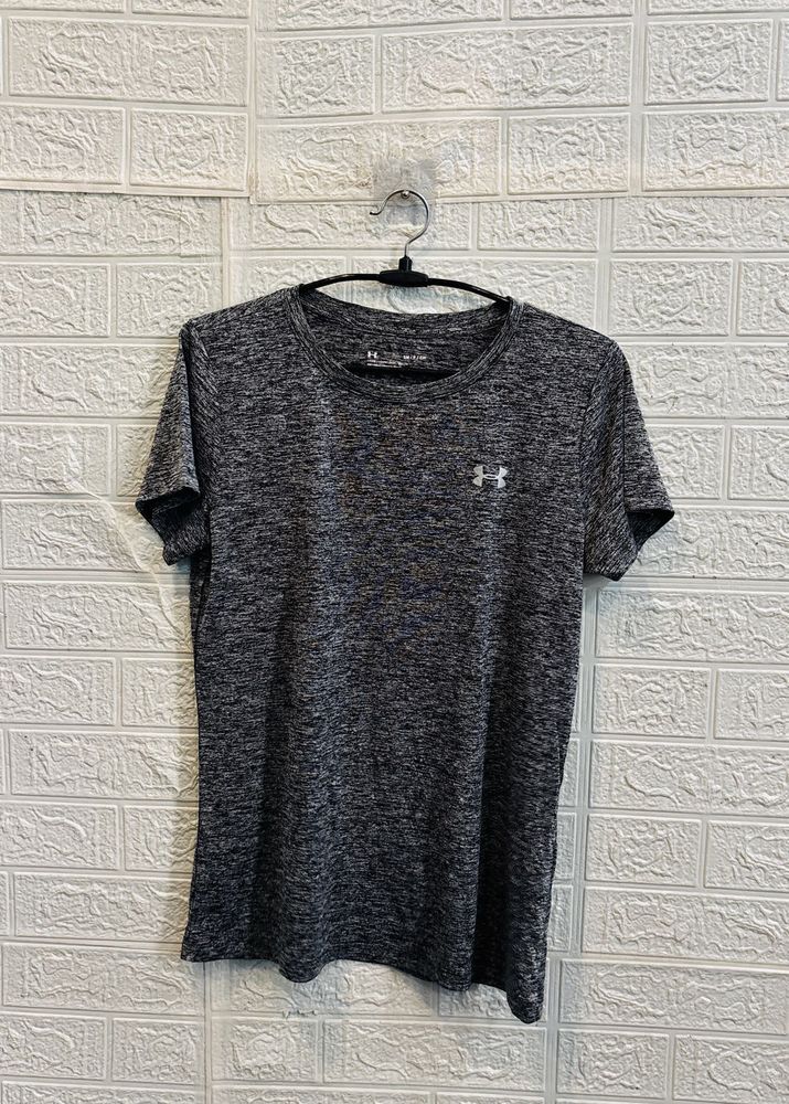 🇺🇸Under Armour Imported Gray Athletic T-Shirt