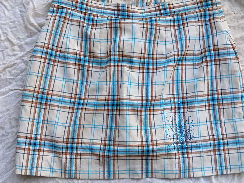 Shorts Skrit Attached With Pant Inside.