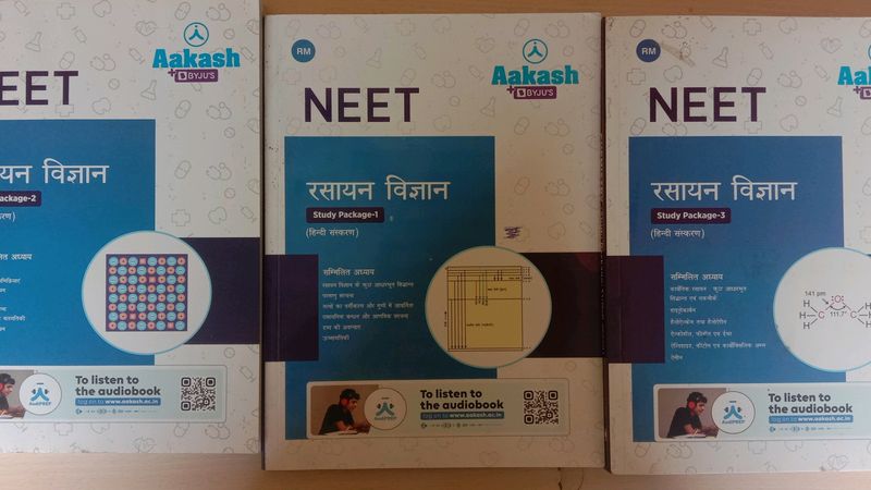 Aakash Byju&#39;s Neet Hindi Medium Module