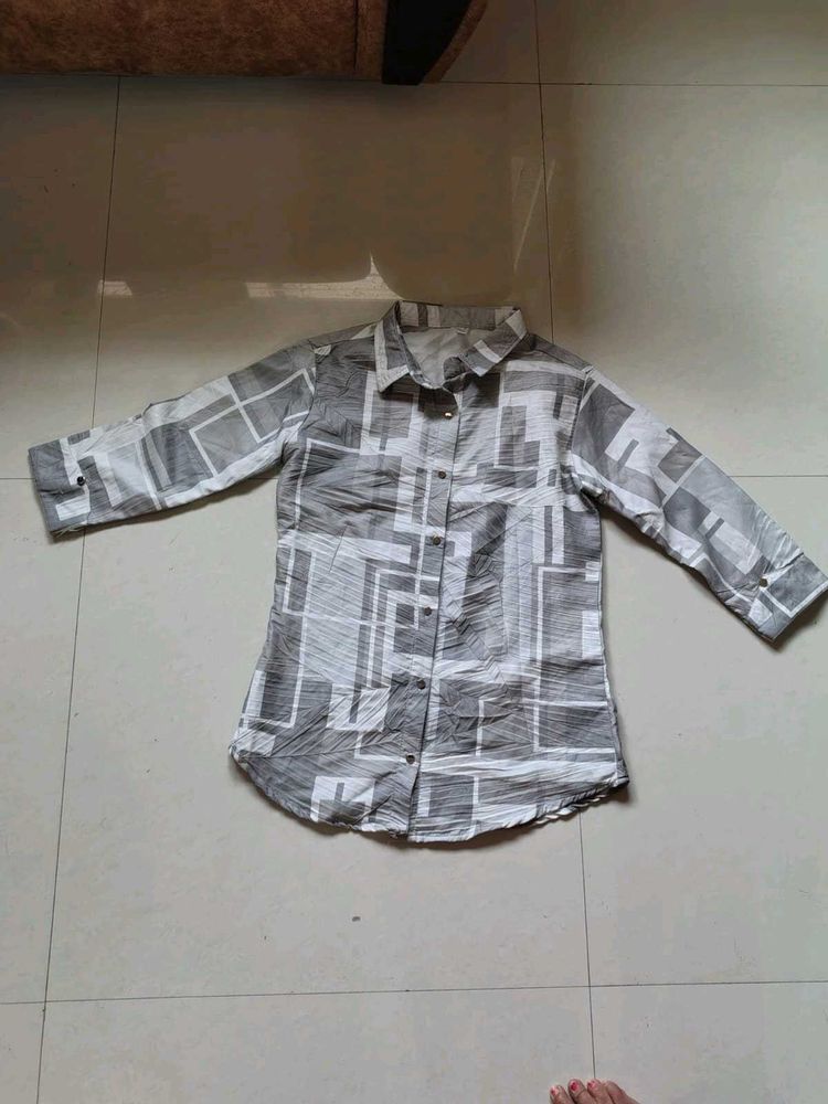 Grey Patterned Button-Up Shirt
